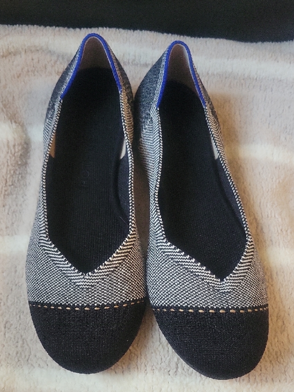Rothy's Black & Gray Knit Pointed Toe Flats with Blue Trim Sz8 - Picture 3 of 8